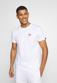 Alpha Industries BACK - Majica kratkih rukava s printom - white/red