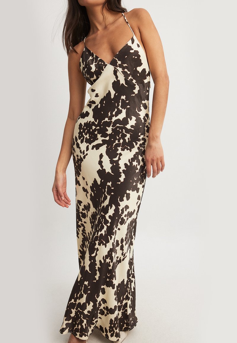 NA-KD SLIP - Maxikleid - cow print