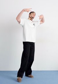 Thumbnail Image 2