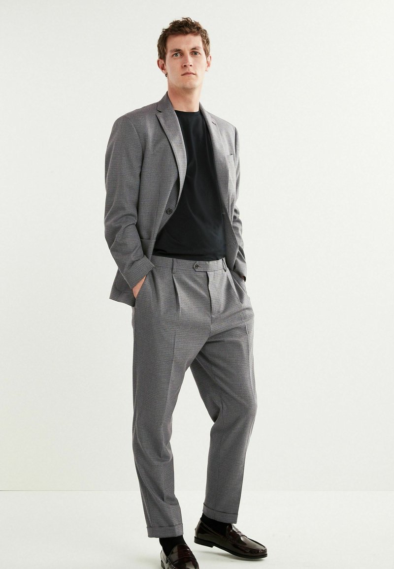 Next Chino bruin Next Chino bruin