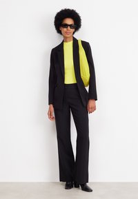 BOSS FESKIES - Top - medium yellow