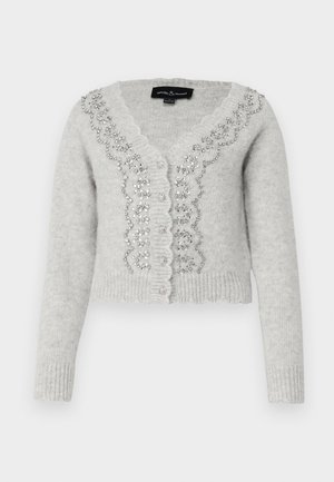 Grå kort cardigan laget av mykt stoff, med en bølget front, pyntet med dekorative perler langs kantene.
