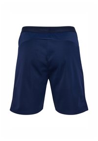 Marineblaue Sportshorts mit glatter Textur, elastischem Bund mit Logodetail und knielangem Design. Keine sichtbaren Taschen.