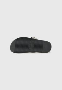 Steve Madden MISSILE - Sandales - crystal