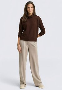 TOM TAILOR LOOSE FIT  ciemnobrązowy