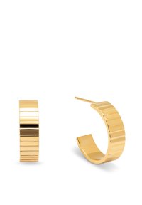 Pendientes de aro chapados en oro con un diseño texturizado y estriado. La forma circular y el acabado pulido realzan la calidad reflectante.