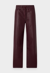 Burgundske hlače iz umetnega usnja s sproščenim krojem, elastičnim pasom in vrvico. Gladka tekstura z rahlo sijajno površino.