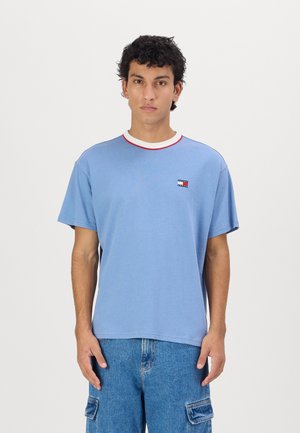 - T-shirt basic