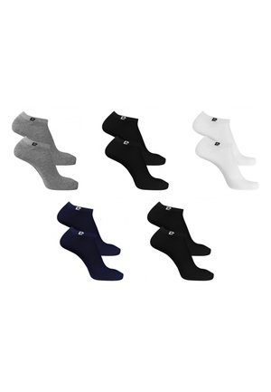 Cinq paires de chaussettes basses en gris, noir, blanc, bleu marine et une autre paire noire, chacune avec un petit logo près du bord.