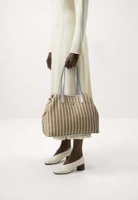 Guess Torba na zakupy