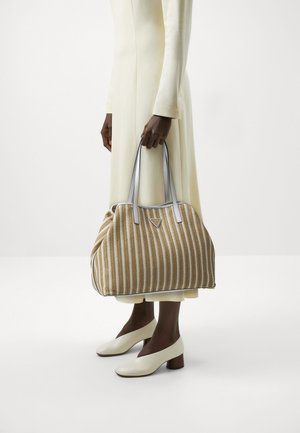 Shopping bags - beige