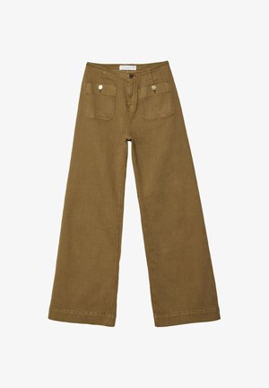 Wijduitlopende broeken van olijfgroene stof, met een knoopsluiting aan de voorkant, twee voorzakken en zichtbare stiksels langs de zoom en randen.