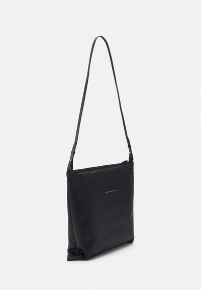 MM6 Maison Margiela PILLOW BAG UNISEX - Τσάντα χιαστί - black