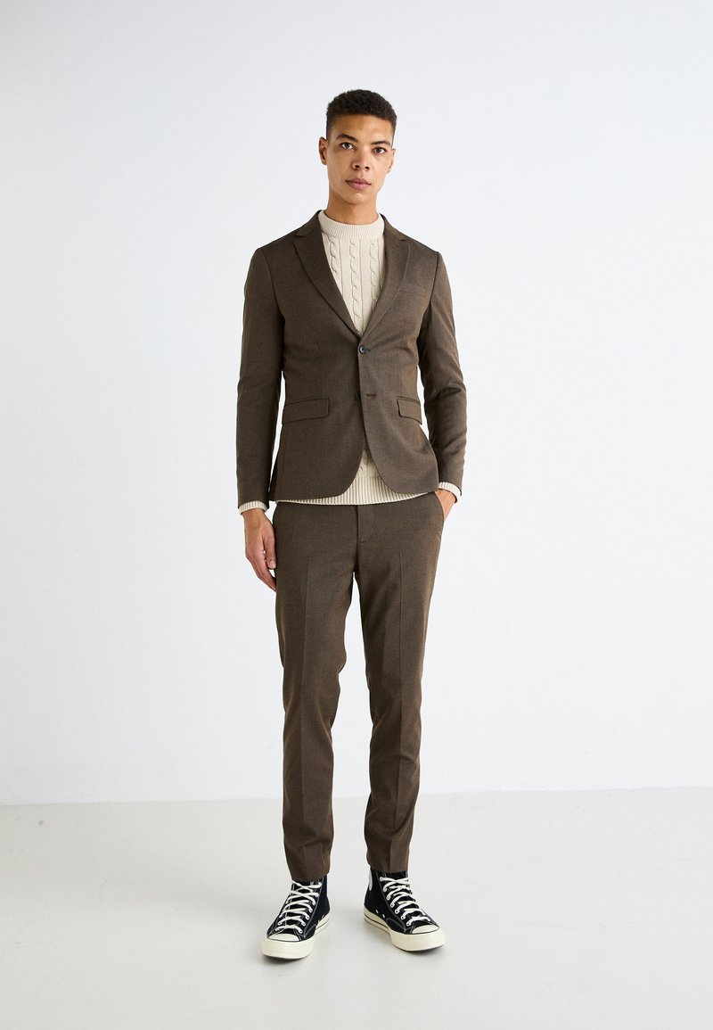 Selected Homme SLHSLIM CEDRIC STRUCTURE SUIT - Traje - brown stone