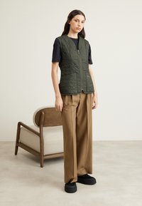 Barbour BETTY LINER - Bodywarmer - dark olive
