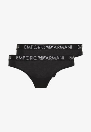 Must musta rihmatu komplekt mustade puuvillaste stringide ja valge "Emporio Armani" logo vööga. Kahte paari, sile tekstuur, klassikaline disain.