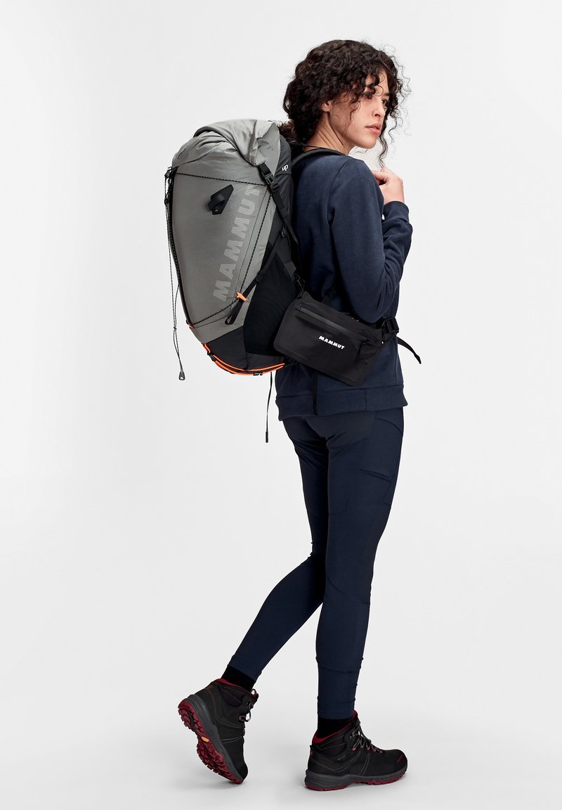 Damen Sportbekleidung | Mammut DUCAN SPINE Trekkingrucksack granit-black/lila - MN34250 Damen Sportbekleidung | Mammut DUCAN SPINE Trekkingrucksack granit-black/lila - MN34250