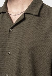Kaotiko RAMA UNISEX - Camisa - khaki