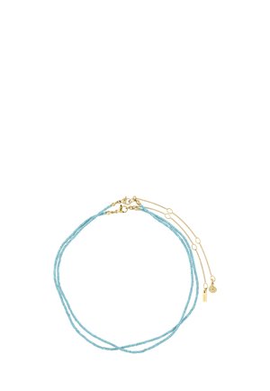 Doppelstrang-Halskette mit kleinen himmelblauen Perlen und goldenen Verschlüssen, mit verstellbarem Goldkettchen mit runden Gliedern und winzigen Anhängern.