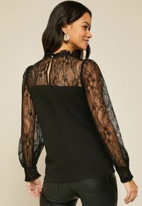 Friends Like These HIGH NECK REGULAR FIT - Palaidinė - black