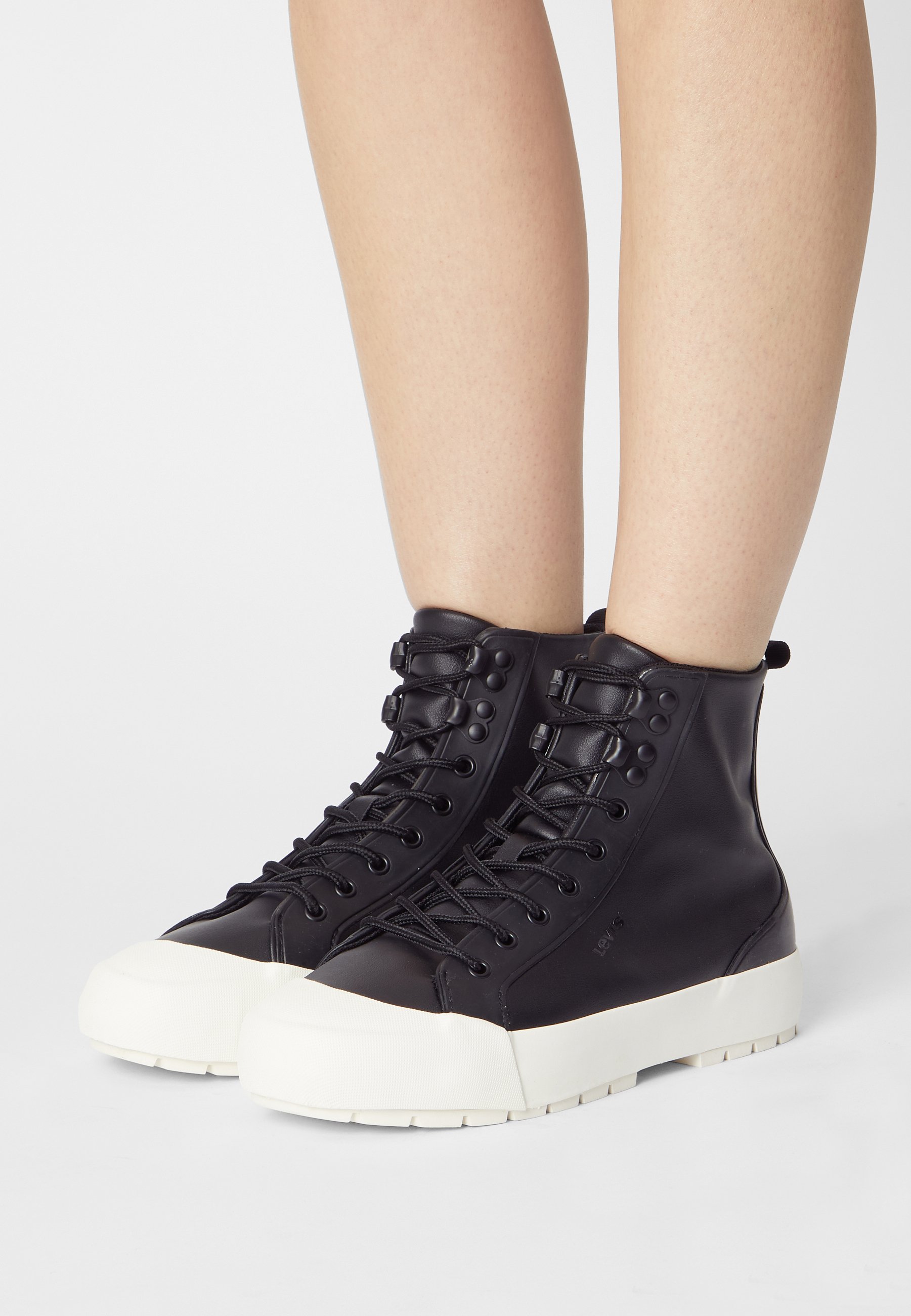 levi's high top