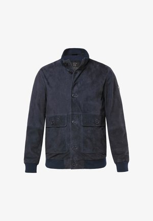 Chaqueta bomber de ante azul marino oscuro para hombre, con cierre de botones, puños y borde acanalados, cuello alto y dos bolsillos frontales con solapa.