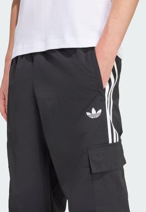 Rank 2: adidas Originals - 3S LOOSE - Cargo trousers