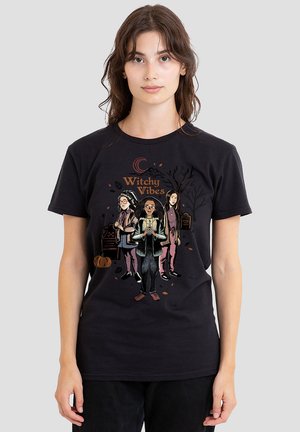 Disney, HOCUS POCUS 2 WITCHY VIBES WITH BECCA IZZY AND CASSIE - Print T-shirt - black