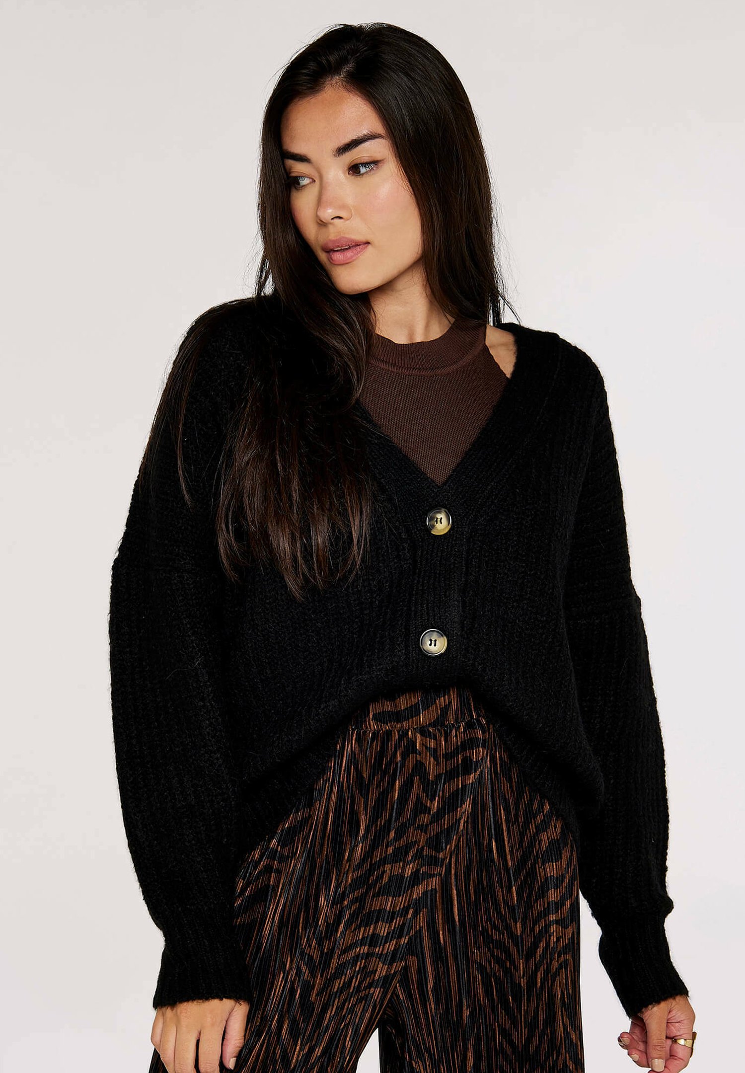 Cremefarbene Gemusterte Damen-Strickjacke | - Der