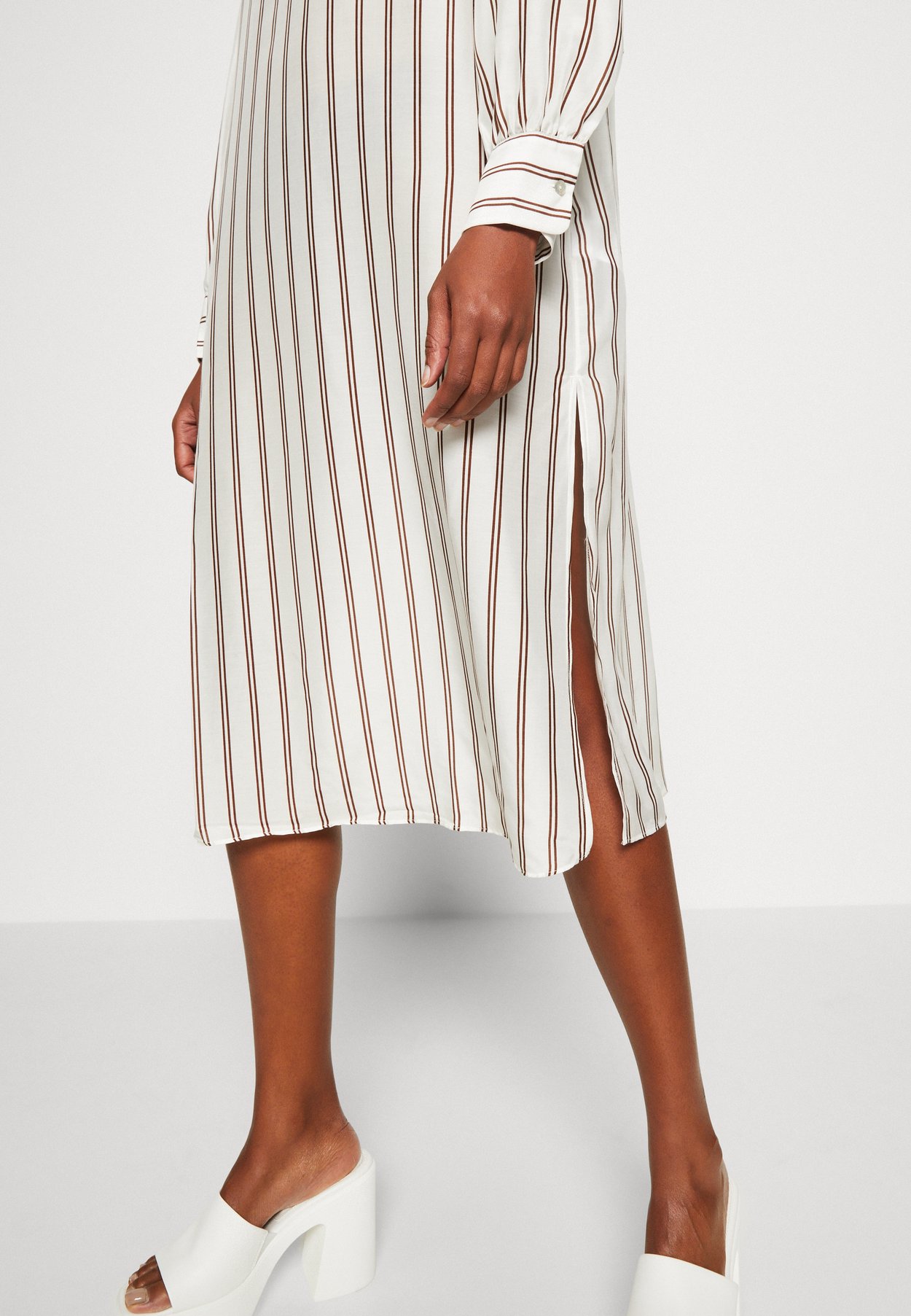 RELAXED CAFTAN