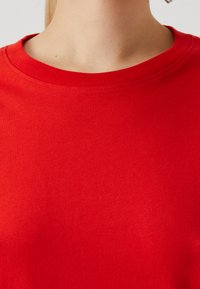 Selected Femme SLFMYESSENTIAL O NECK - Pamata T-krekls - flame scarlet