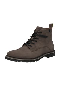 Braune Wildleder-Stiefeletten mit schwarzen Schnürsenkeln, rundem Zehenbereich, strukturierter Oberfläche und einer Gummisohle mit Musterprofil.
