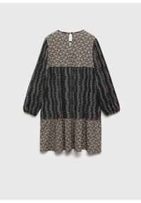 Svart klänning med blommönster, långa ärmar, V-ringning och samlad midja. Flerfärgade mönster över olika tygsektioner.