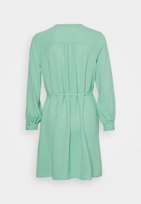 ONLY ONLMILLA BELT DRESS - Vestido camiseiro - creme de menthe