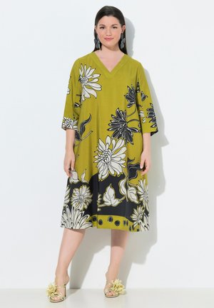 MIDI BLÜTEN V-AUSSCHNITT 3/4-ARM - Vestito casual - mustard green