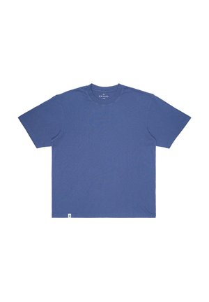 T-shirt a maniche corte, con scollo rotondo, di un solido colore blu scuro, realizzato in cotone con una texture morbida. Presenta un piccolo logo etichetta sull'orlo.