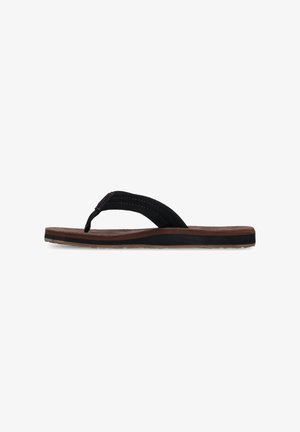 Brun og sort herre-flip-flop sandal med tekstil rem mellem tæerne og flad sål, vist i sideprofil på hvid baggrund.