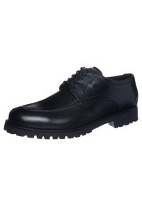Chaussure habillée en cuir noir avec une finition lisse, bout arrondi et semelle robuste ; présente un design de laçage traditionnel et de subtils détails de couture.