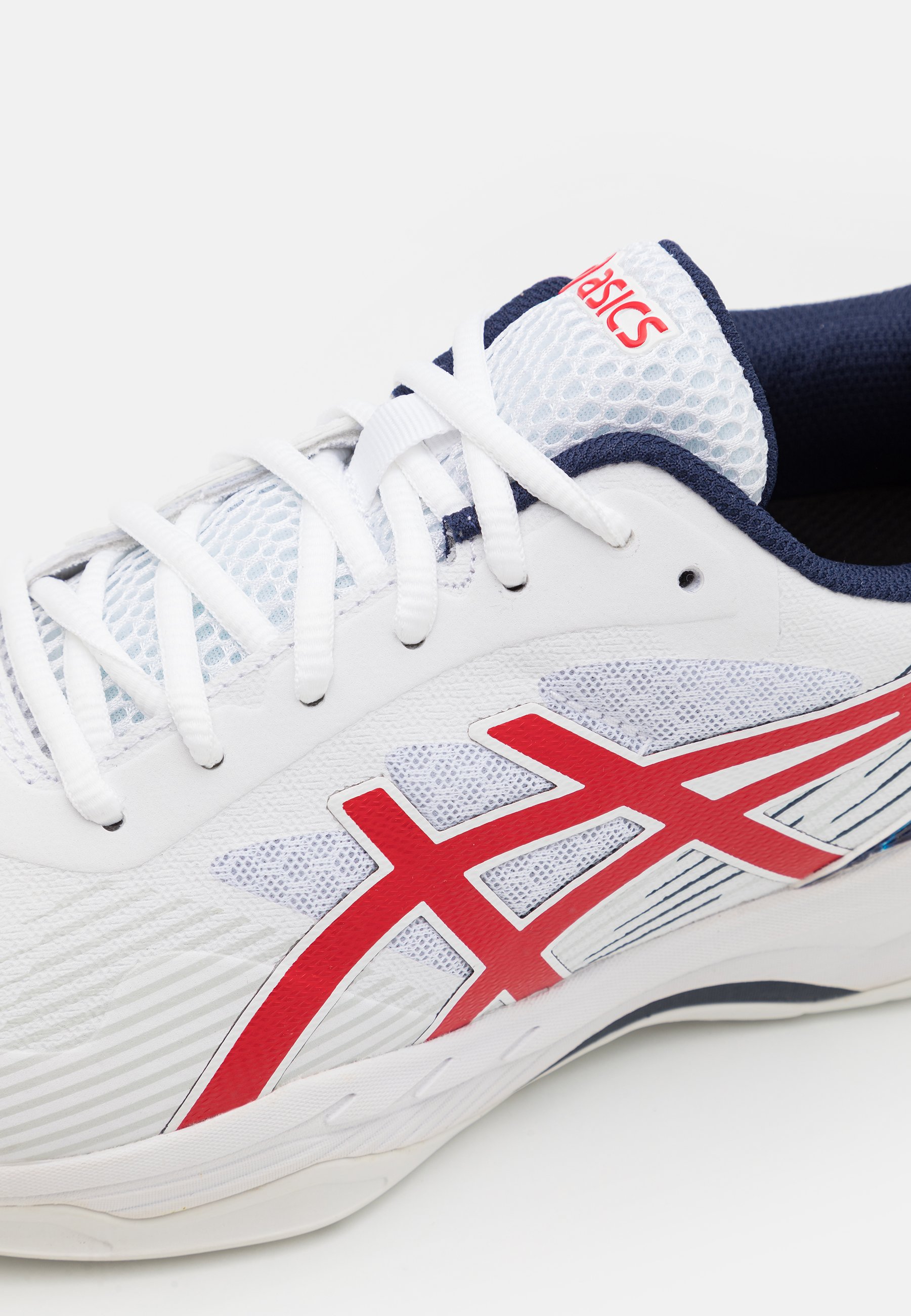 chaussure futsal asics