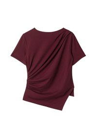 Bordeaux-farbenes T-Shirt mit kurzen Ärmeln aus weichem Stoff, drapierten Details am Rücken und asymmetrischem Saum mit seitlichen Schlitzen.
