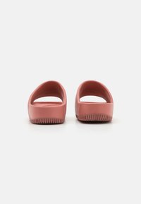 Nike Sportswear CALM - Natikači - canyon pink