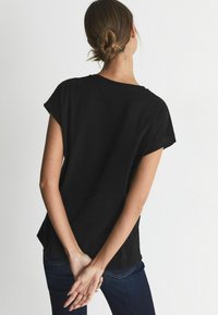 Reiss REGULAR FIT - TEREZA -CREW NECK - Paprasti marškinėliai - black