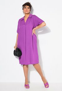 Ulla Popken SHORTSLEEVE - Denní šaty - violet