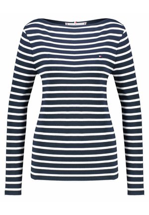 Granatowo-biała koszulka z długim rękawem w poziome paski, z małym logo na lewej piersi i szerokim okrągłym dekoltem.