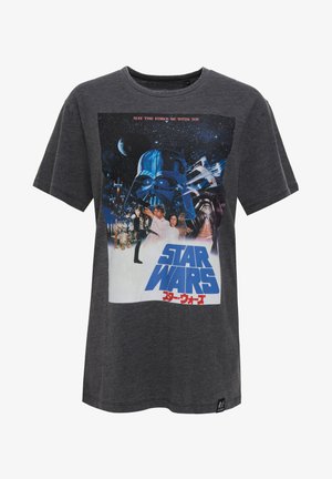 Grijze katoenen t-shirt met een grote Star Wars graphic van Darth Vader en andere personages. Ontwerp in zwart en blauw met kleurrijke artwork accenten.