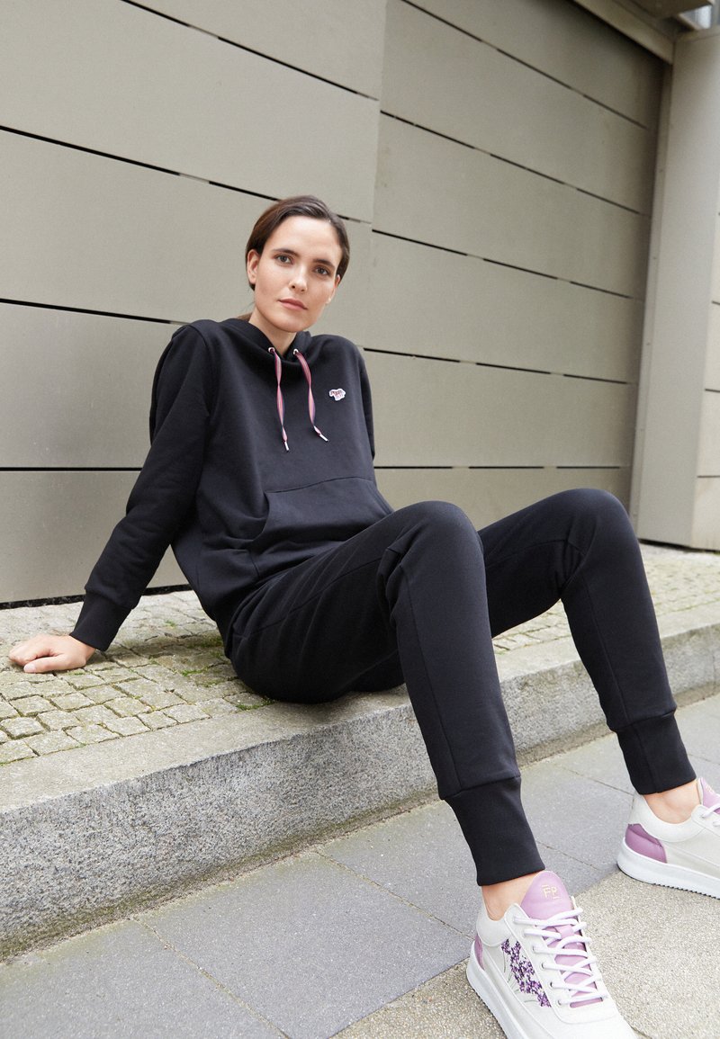 black paul smith hoodie