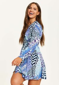 Liquorish MIXED ANIMAL PRINT WITH LONG SLEEVES - Day dress - blue