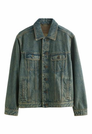 Mėlyna džinsinė striukė su sagomis priekyje, dvi krūtinės kišenės su atvartais ir dvi šoninės kišenės su plyšiais, pateikta ant balto fono.