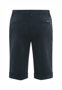 Marineblaue Shorts aus glattem Stoff, mit umgeschlagenen Umschlägen, zwei Gesäßtaschen und einem kleinen Logodetail am Bund.
