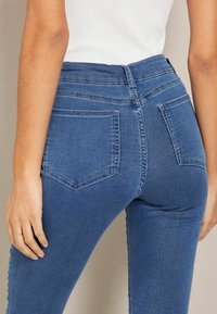 Friends Like These HIGH WAISTED - Jeans Skinny Fit - mid blue